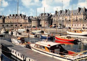 BT8860 Saint Malo le bassin et la grande porte ship bateaux       France