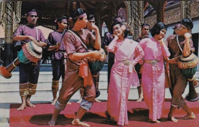 Thailand Bangkok Thai Drum Dance At National Museum