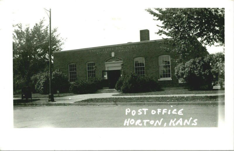 RPPC Post Office Building Horton Kansas UNP Postcard T13