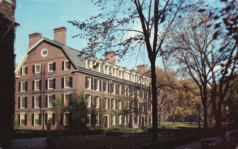 New Haven Connecticut Yale University Connecticut Hall Building Vintage Postcard