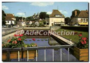 Modern Postcard Chatillon-sur-Seine neighborhood and church