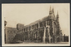 Hampshire Postcard - Winchester Cathedral   RS18393