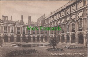 Middlesex Postcard - Hampton Court Palace, Fountain Court RS33934