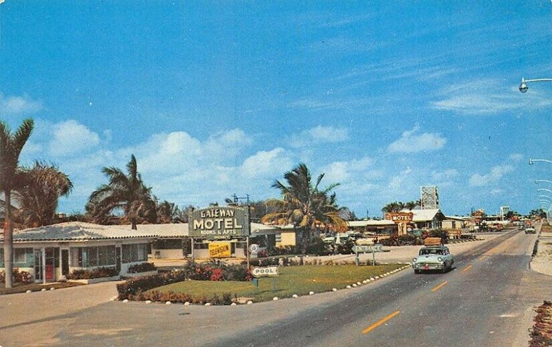 Ft Lauderdale FL Gateway Motel Old Cars Postcard