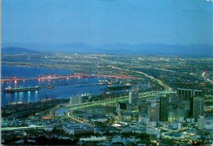 VINTAGE CONTINENTAL SIZE POSTCARD AERIAL VIEW OF CAPE TOWN & HARBOR LIGHTS 1970s