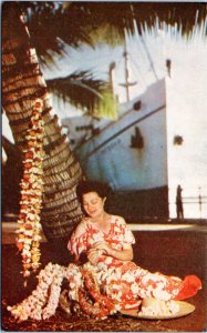 Postcard Hawaii - Flower Girl Stringing Lei Boat Day Honolulu