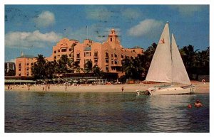 Postcard HOTEL SCENE Honolulu - Waikiki Hawaii HI AQ3243