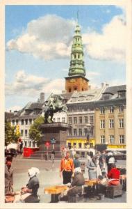 B106970 Hojbeo Plads Hojbno Square Statue Monument denmark