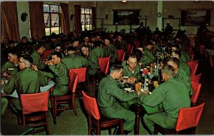 Lunch in the Mess Hall, Army Training Center, Fort Knox KY Vintage Postcard G54