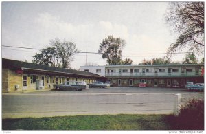 Classic Cars, New Esquire Motel, Hawkesbury, Ontario, Canada, 40-60´s