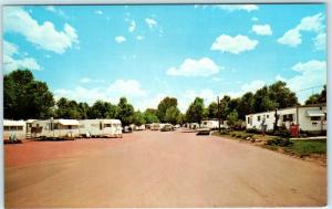 COLORADO SPRINGS, CO  Roadside W-W TRAILER RANCH ca 1960s  Postcard