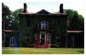 Postcard HOUSE SCENE Lexington Kentucky KY AR1674