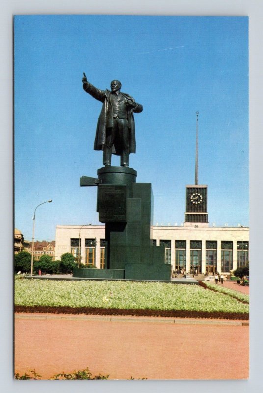 Finland Lenin Monument Leningrad Russia USSR UNP Chrome Postcard J16