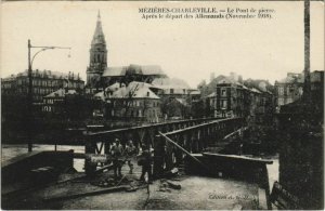 CPA MÉZIERES - Charleville - Le Pont de pierre (135502)