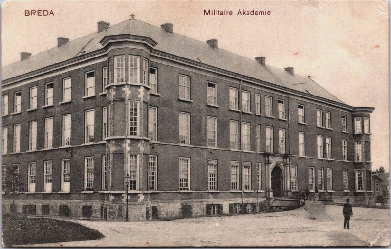 Netherlands Breda Militaire Akademie Postcard C110