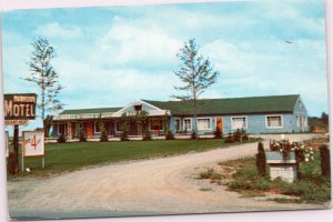 postcard Hamilton Motel, west of Salem, east of Damascus Ohio