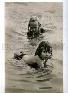 239967 NUDE Kids GIRL in Water Old PHOTO postcard