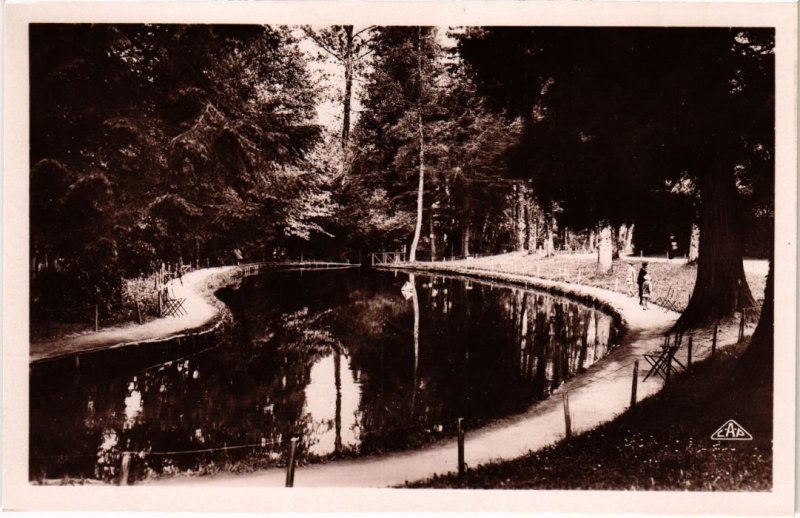 CPA La Bourboule Parc Fenestre, Le Lac FRANCE (1302762)