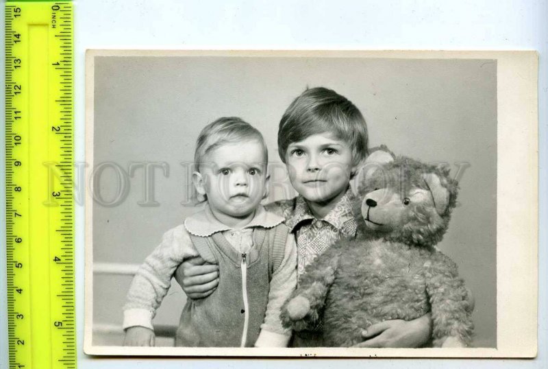 255035 USSR Children w/ BIG TEDDY BEAR old photo