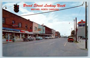 Postcard NC Brevard Broad Street View North 1950s cars Walgreens American Gas N8