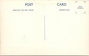 Yorkshire Postcard - Helmsley Market Place   SW16094