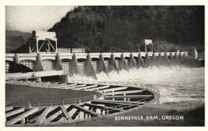 Vintage Postcard 1920's Bonneville Lock Dam Oregon Bay New Co. Pub.