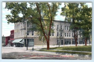 CEDAR RAPIDS, Iowa IA~ Street Scene CEDAR RAPIDS BUSINESS COLLEGE 1910s Postcard