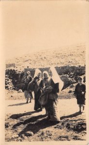 Lot376 ww1  Women Selling beer Bethlehem Palestine campaign Britain Israel