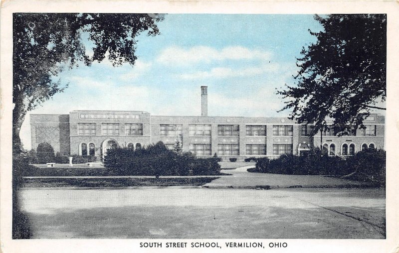 H83/ Vermilion Ohio Postcard c1930s South Street School Building  31