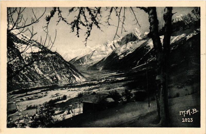 CPA Les Houches Le Bourg, la vallee de l'Arve et de Chamonix (618590)