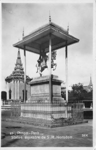 us7490 statue equestre de s m norodom phnom penh cambodia