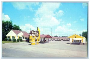 c1950's Western Motel Roadside Kearney Nebraska NE Unposted Vintage Postcard