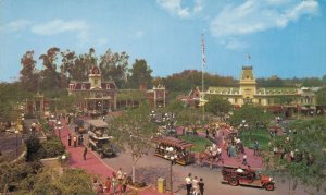 Disneyland Town Square Main Street Vintage Postcard 07.75