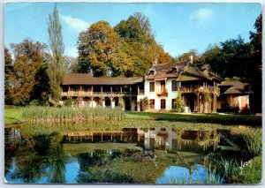 Postcard - The Queen's house, Château de Versailles, France