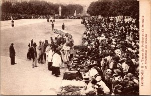 VINTAGE POSTCARD LOURDES HOLY CITY - BLESSING OF THE SICK PROCESSION c. 1920