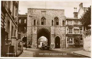 UK - England,   Winchester. West Gate   RPPC