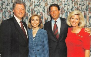 PRESIDENT BILL CLINTON HILLARY & GORE AUTOGRAPH WITH MESSAGE POSTCARD (1993)