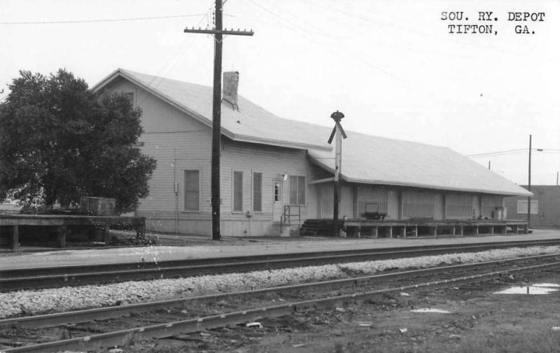 Tifton Georgia SOU RY Depot Real Photo Repro Antique Postcard J44331