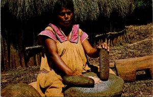 VINTAGE POSTCARD NATIVE PANAMANIAN WOMAN GRINDING CORN COMPLETE SET STAMPS 1970s