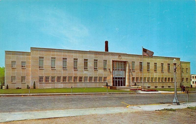 SHAWANO, WI  Wisconsin    SHAWANO COUNTY COURTHOUSE   Court House    Postcard