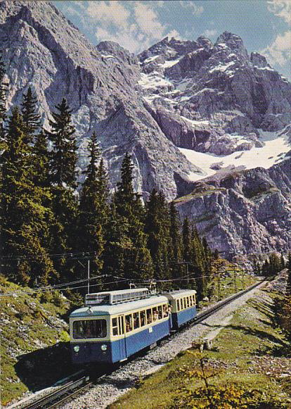 Bayerische Zugspitzbahn Schnelltriebwagen auf der Fahrt Germany