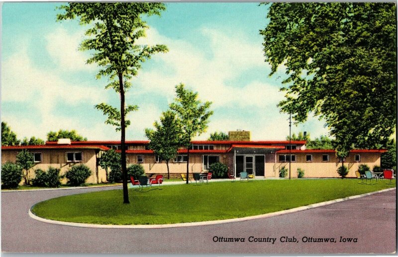 Club House at Ottumwa Country Club Golf Course Ottumwa IA Vintage Postcard N31