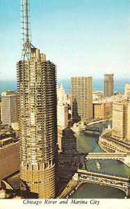 CHICAGO, Illinois IL  MARINA CITY APARTMENTS & RIVER  Bird's Eye View  Postcard