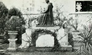 Vintage Statue of Evangeline, St. Martinville, Louisiana Vintage Postcard P10