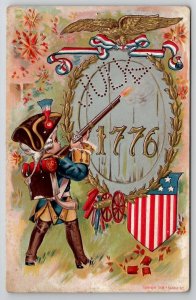 July 4th Little Soldier With Long Rifle  Cannon Shield Eagle Postcard N27