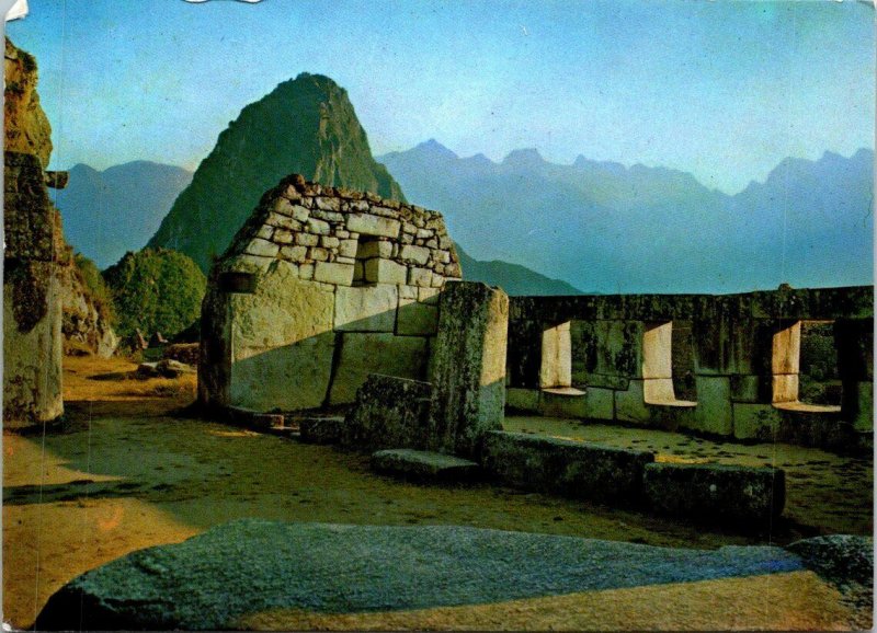 VINTAGE CONTINENTAL SIZE POSTCARD TEMPLEOF THE THREE WINDOWS CUSCO PERU 1970s