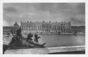 B37372 Versailles Facade du Chateau sur les Parterres D`Eau  france