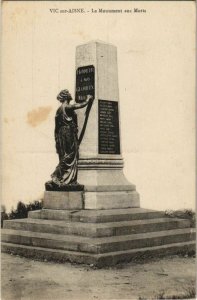 CPA Vic sur Aisne Le Monument aux Morts FRANCE (1052078)