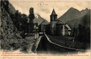 CPA AK St-CHRISTOPHE-en-OISANS - A droite de l'Église (489749)