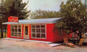 Postcard Muehlenbeck's Gift Shop in Prudenville, Michigan~118822